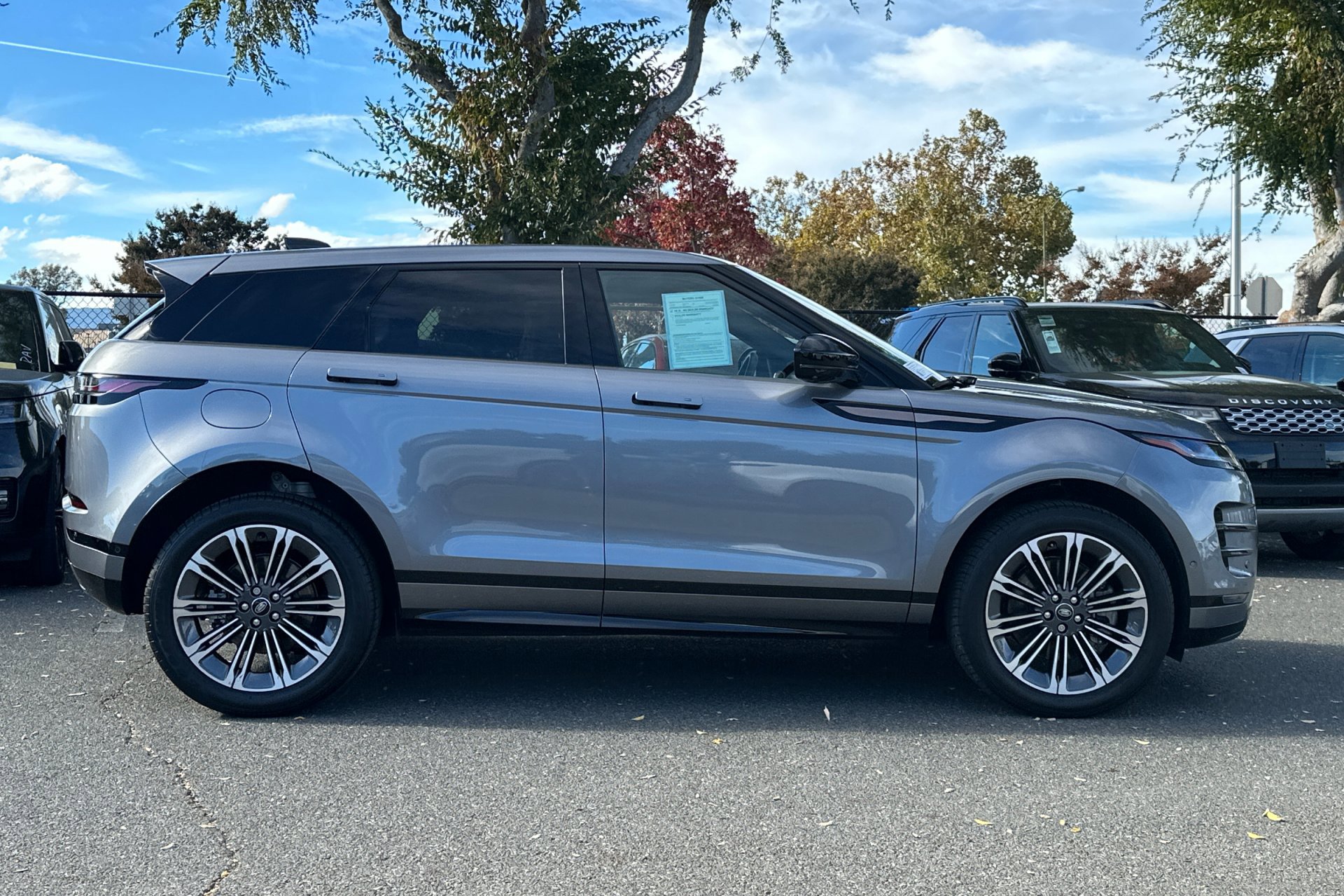 Used 2024 Land Rover Range Rover Evoque Dynamic SE image 11