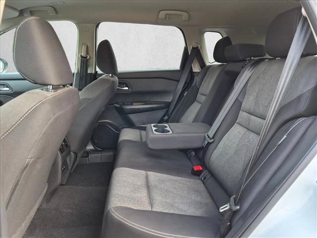 Used 2024 Nissan Rogue SV FWD image 17