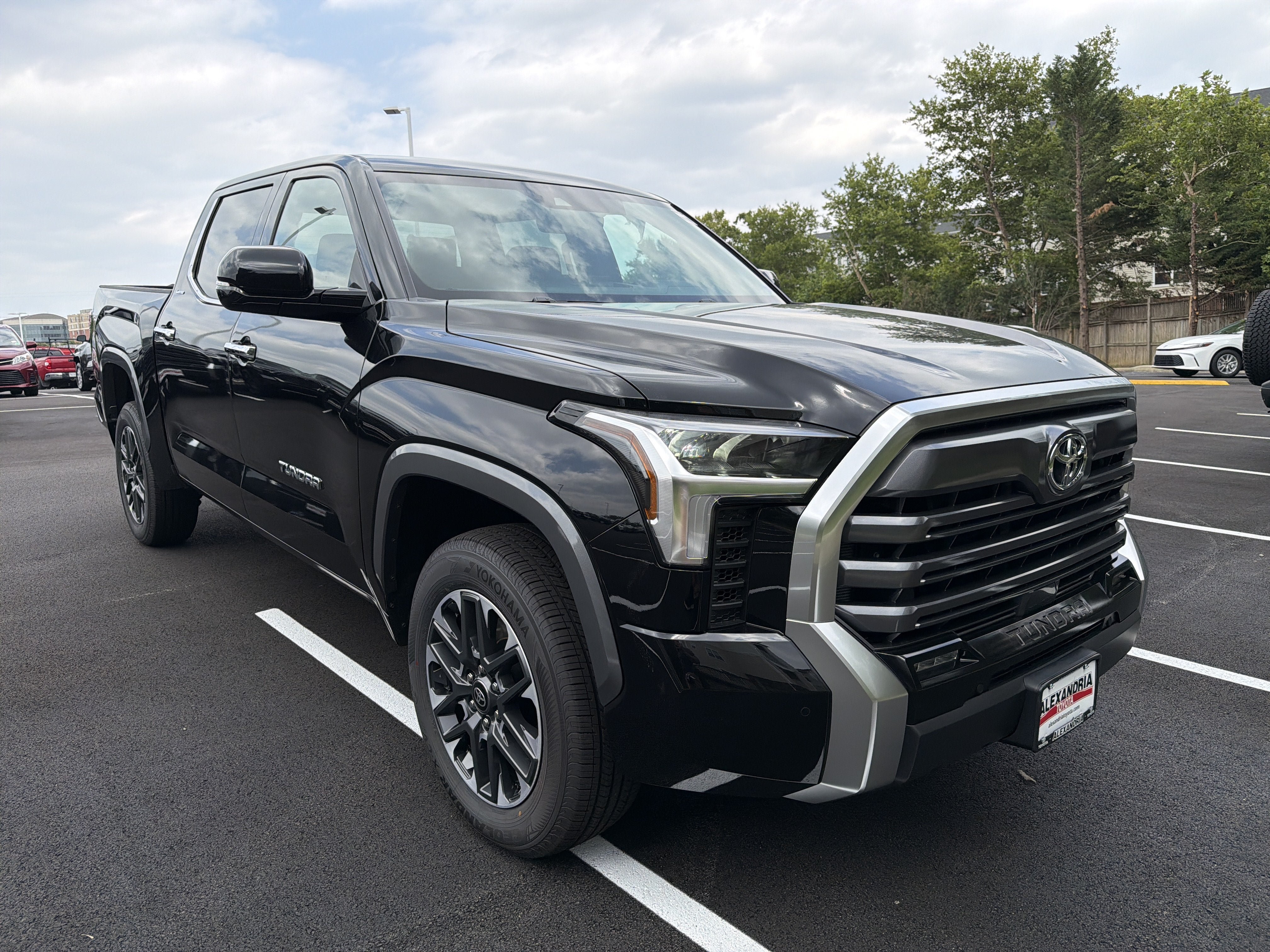 New 2026 Toyota Tundra Limited AWD/4WD image 3