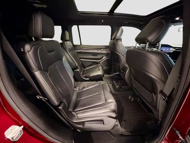 Used 2025 Jeep Grand Cherokee L Limited w/ Black Appearance Package image 25