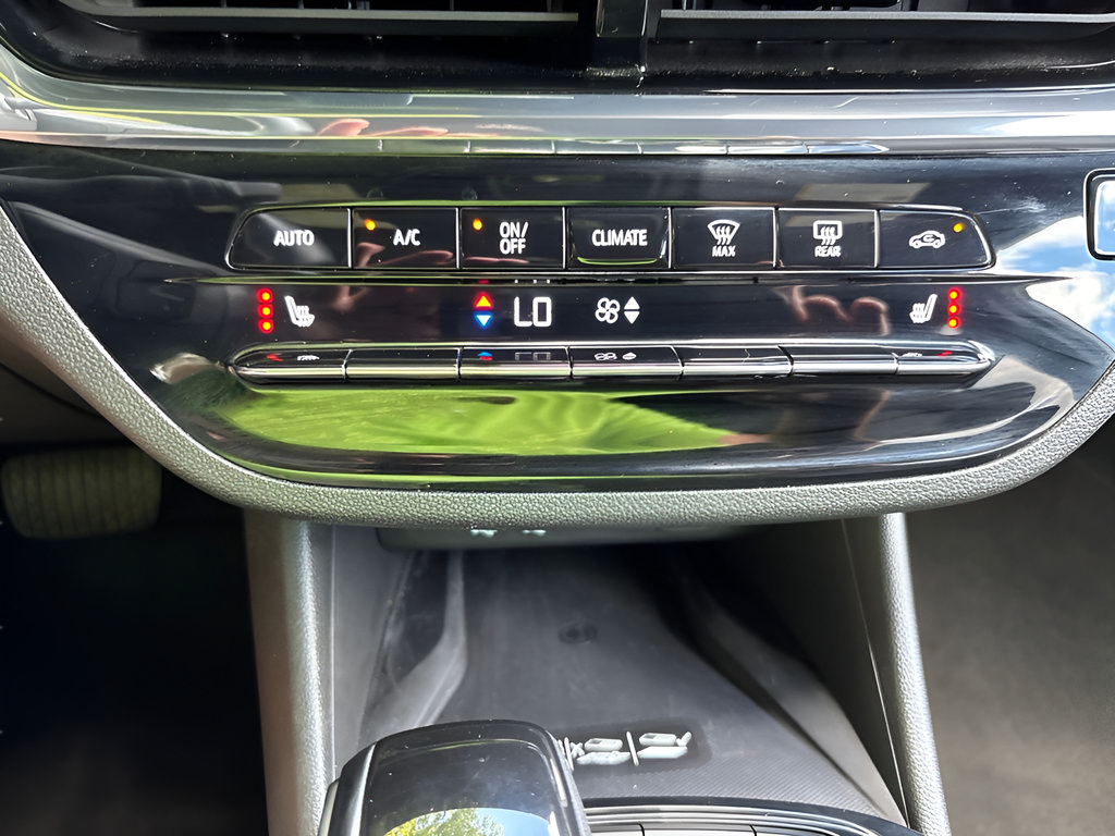 Used 2025 Buick Envista Avenir FWD image 28