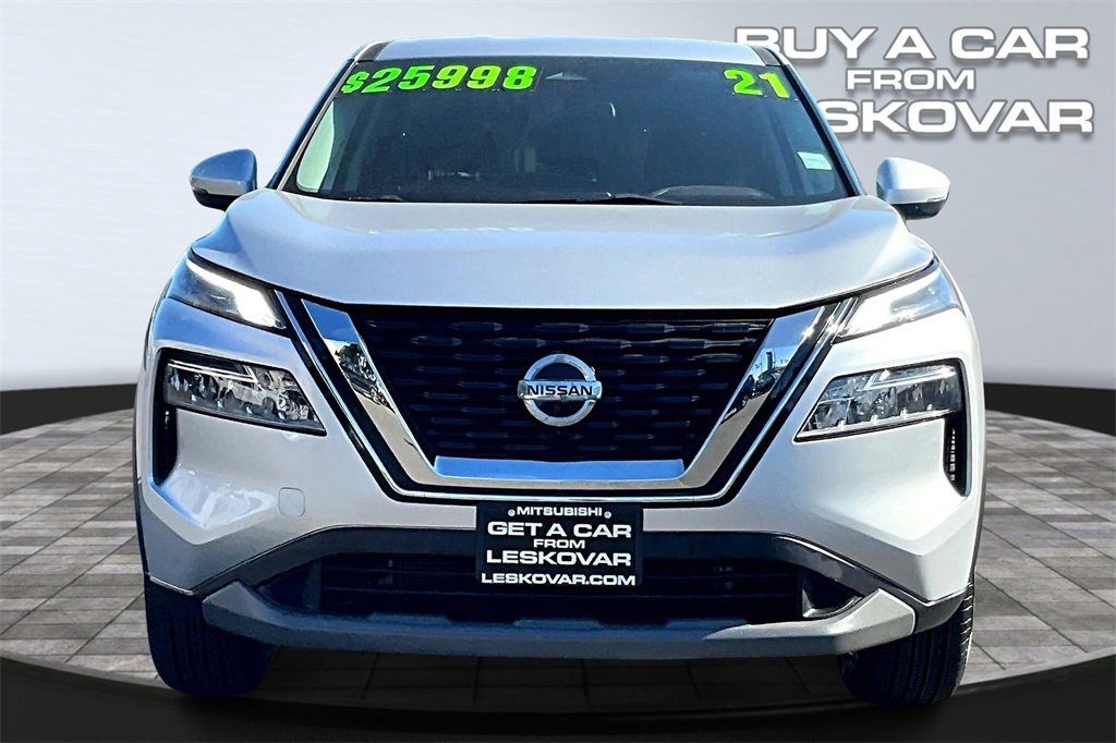 Used 2021 Nissan Rogue SV image 3