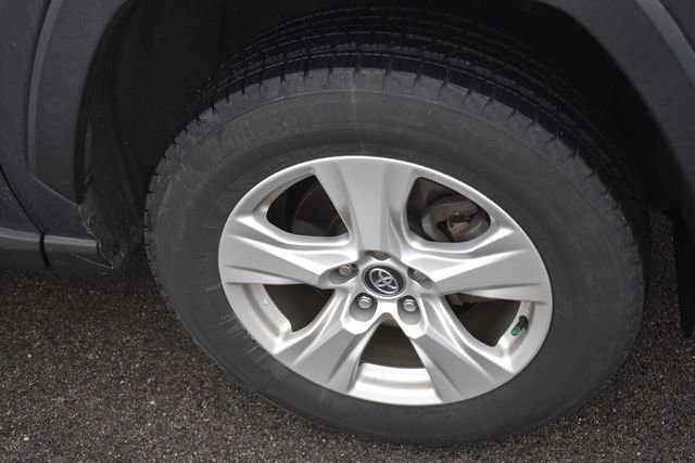 Used 2020 Toyota RAV4 XLE w/ XLE Grade Weather Package image 11