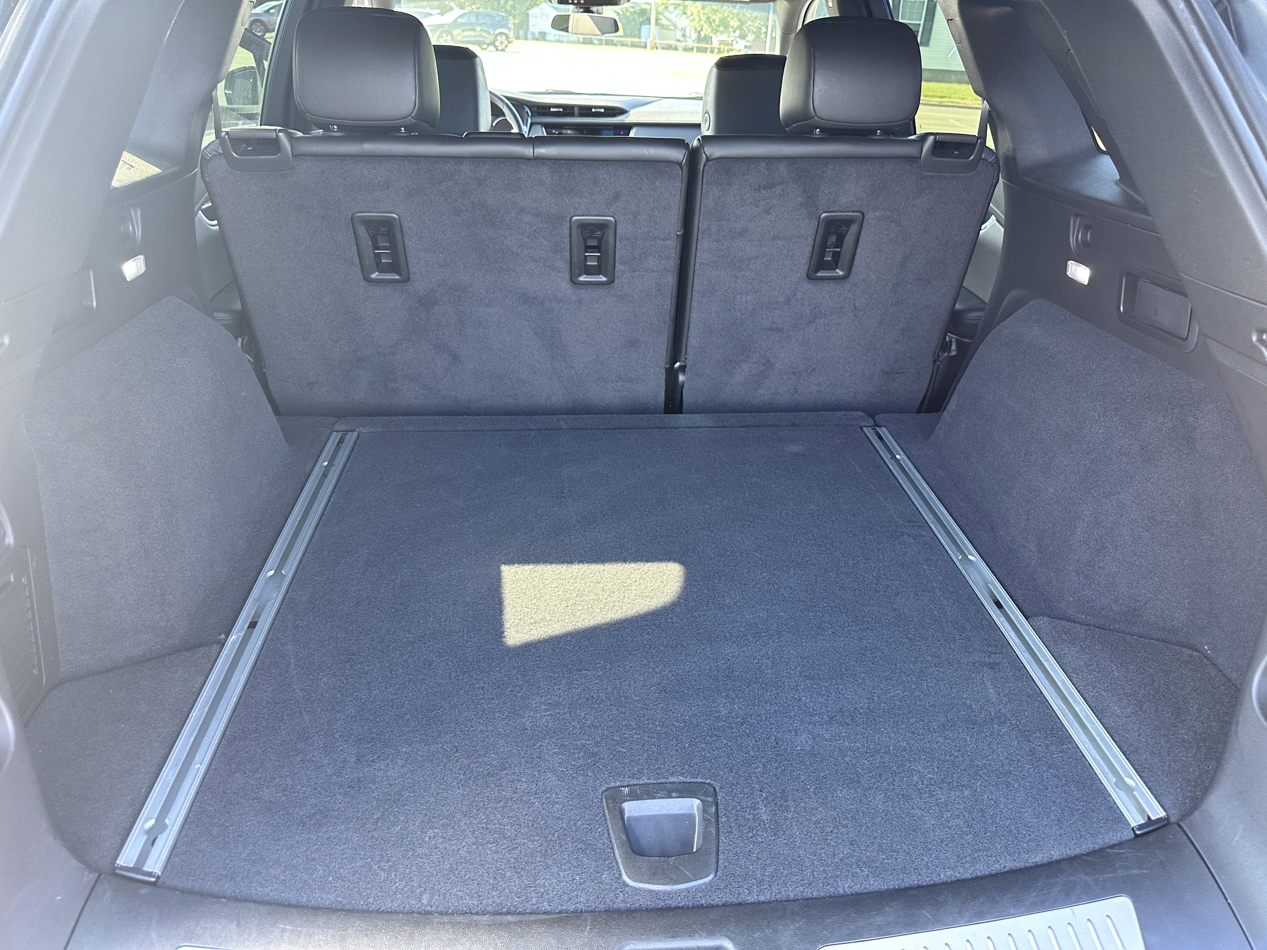 Used 2025 Cadillac XT5 Premium Luxury image 12