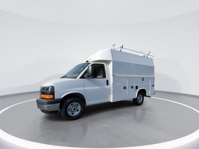 New 2025 GMC Savana 3500 w/ Power Convenience Package RWD image 4