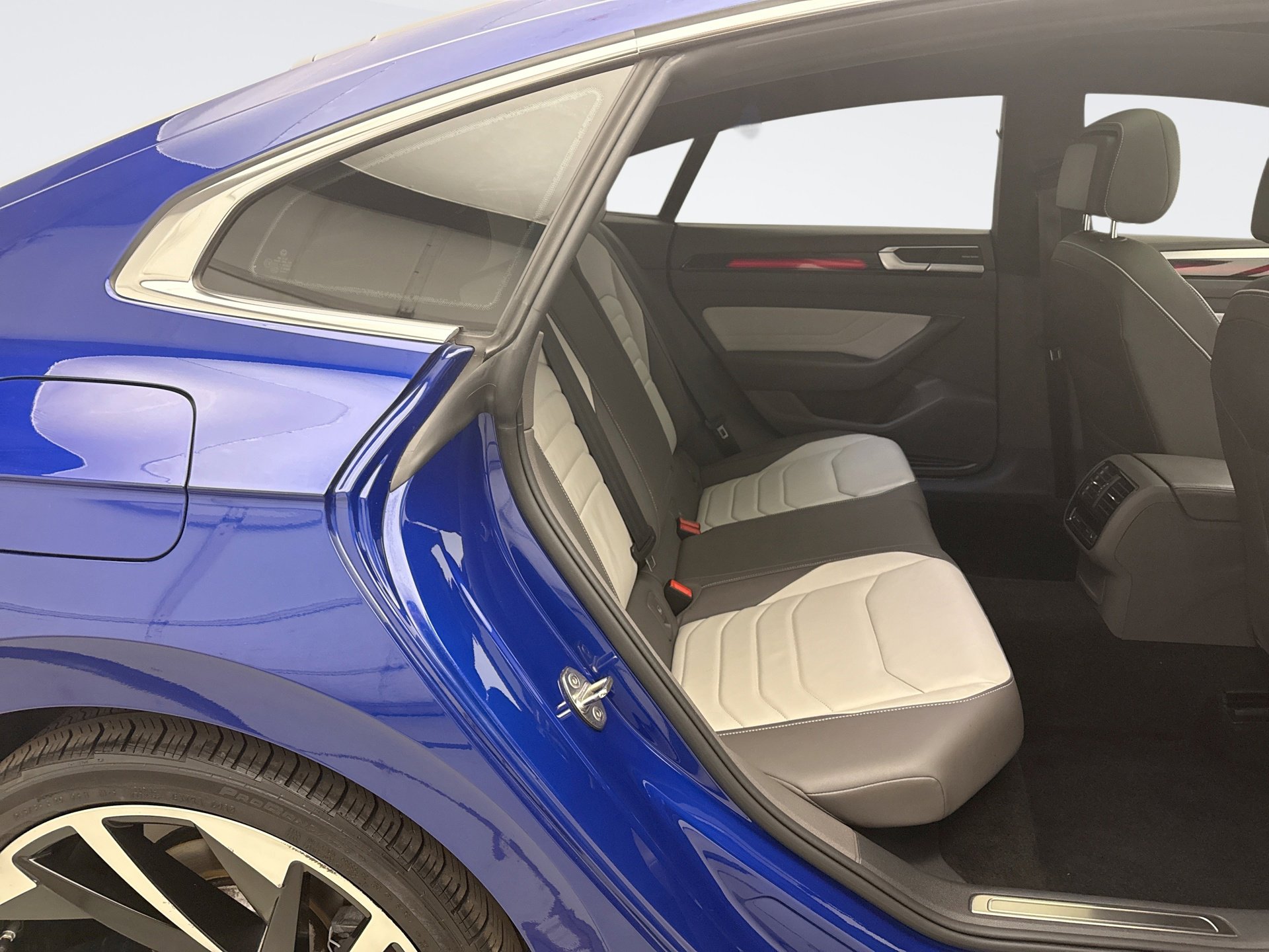 Used 2021 Volkswagen Arteon SEL Premium image 20