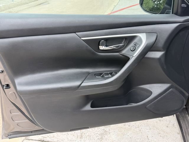 Used 2017 Nissan Altima 2.5 SV w/ Convenience Package FWD image 7