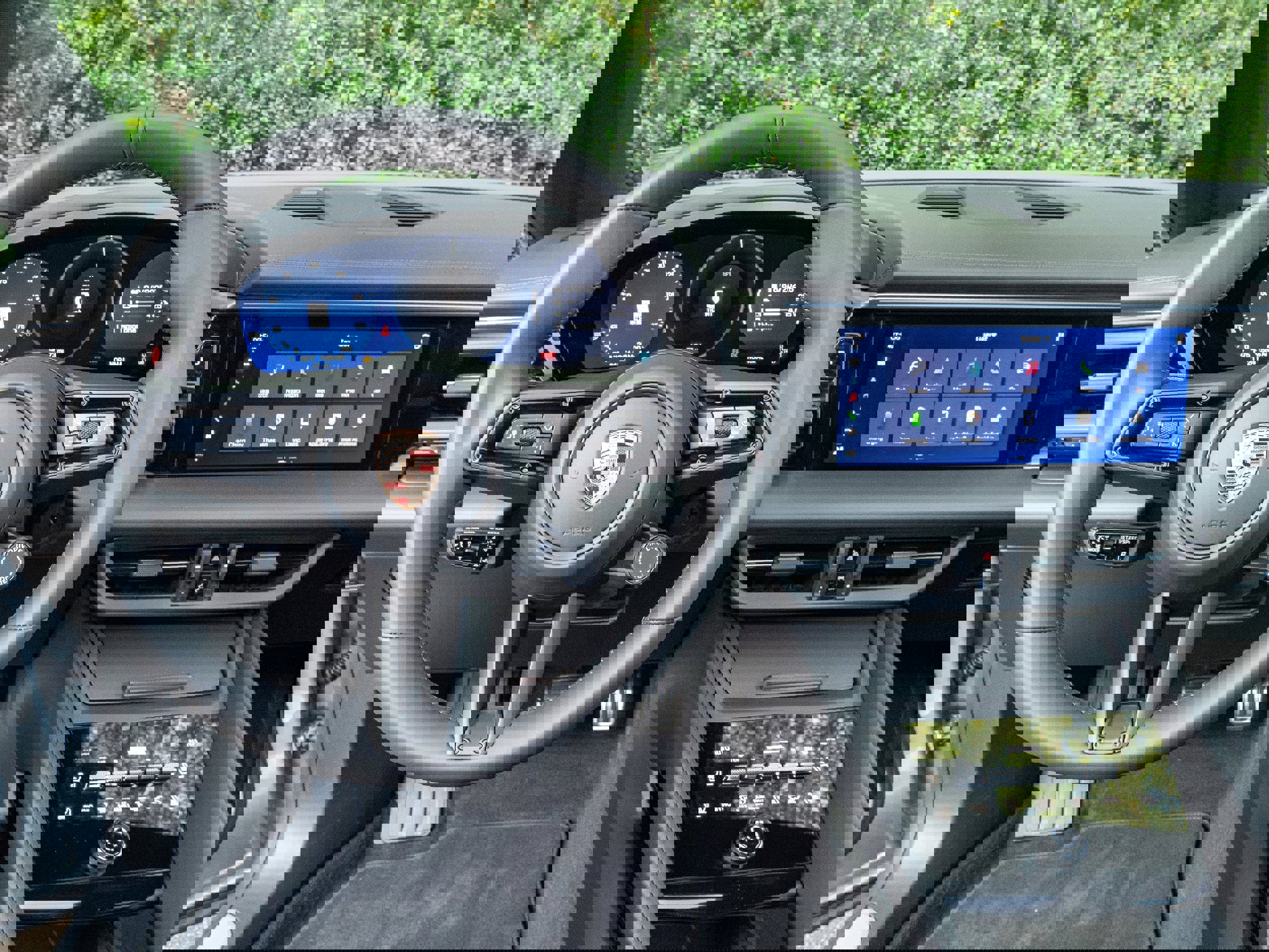 New 2025 Porsche Macan 4S Electric image 16