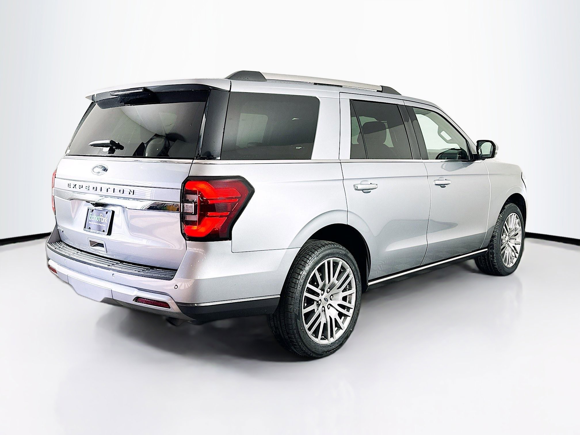 Used 2024 Ford Expedition Limited image 9