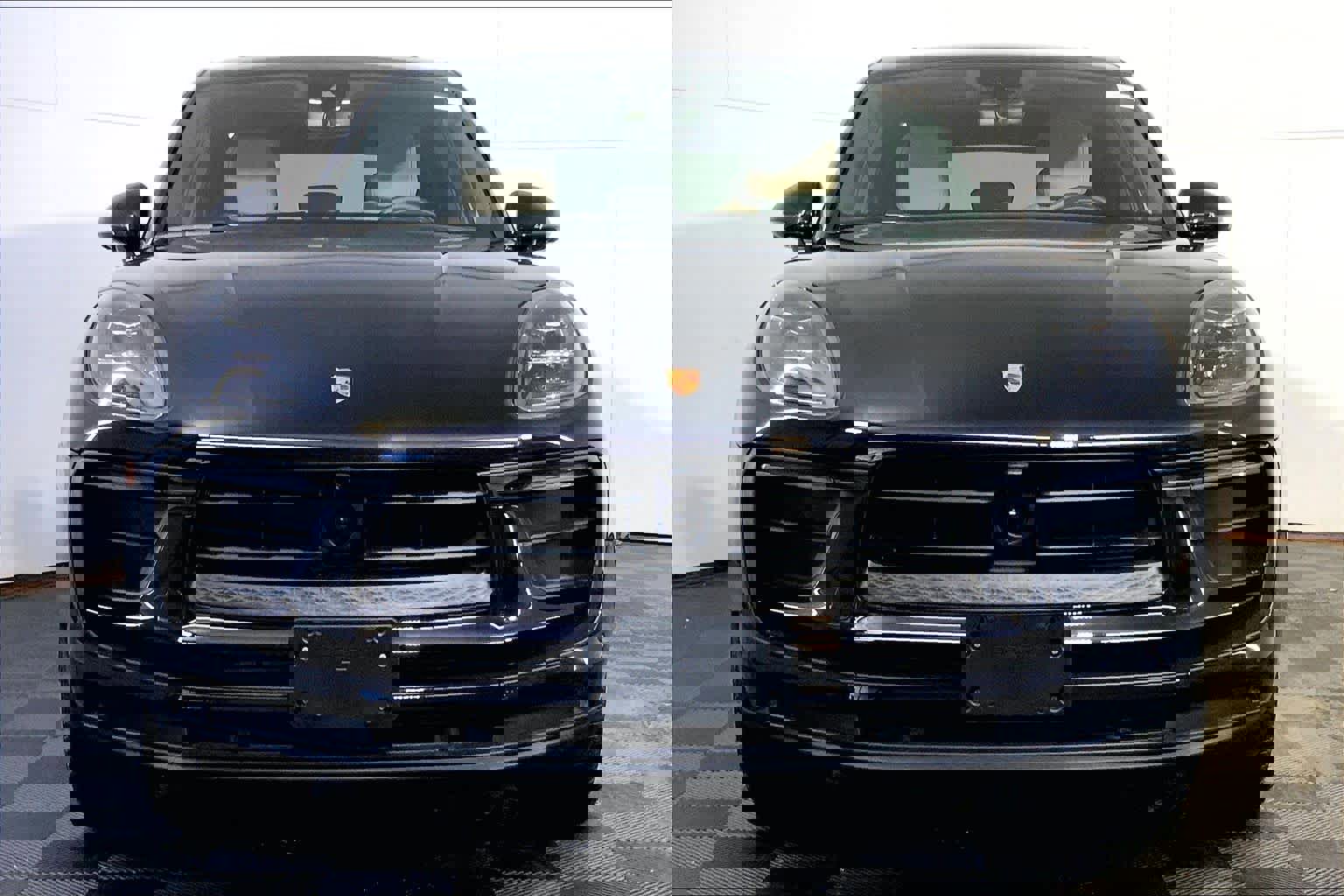 Used 2025 Porsche Macan image 10