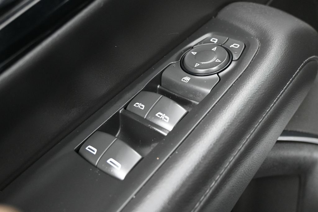 Used 2025 Chevrolet Suburban LT RWD image 14