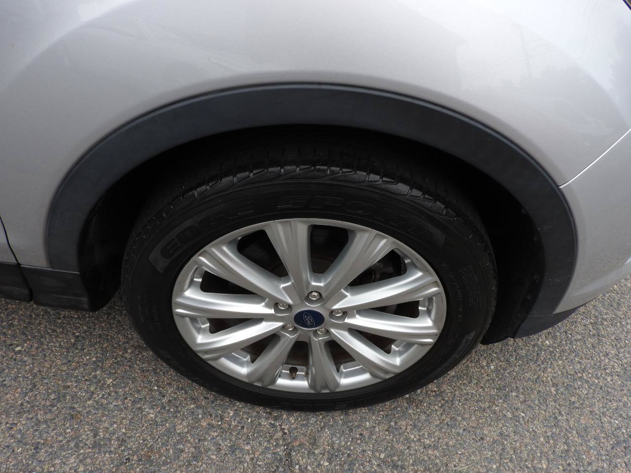 Used 2019 Ford Escape SEL AWD/4WD image 18