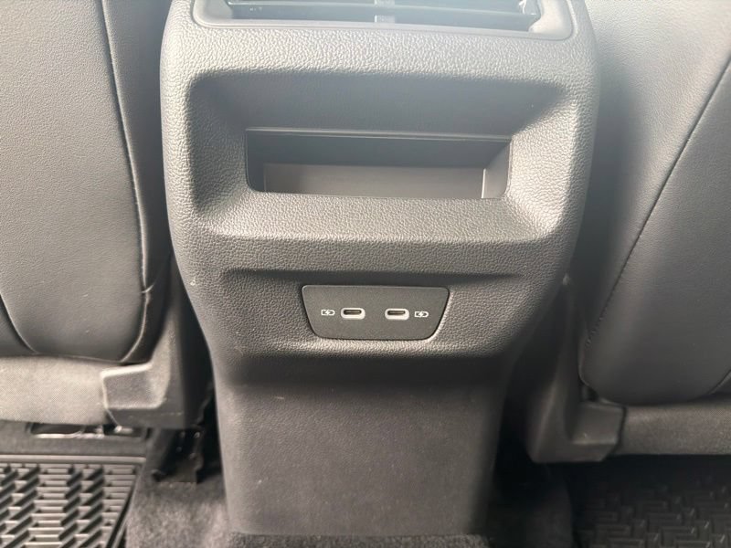 Used 2025 Volkswagen Tiguan SE AWD/4WD image 19