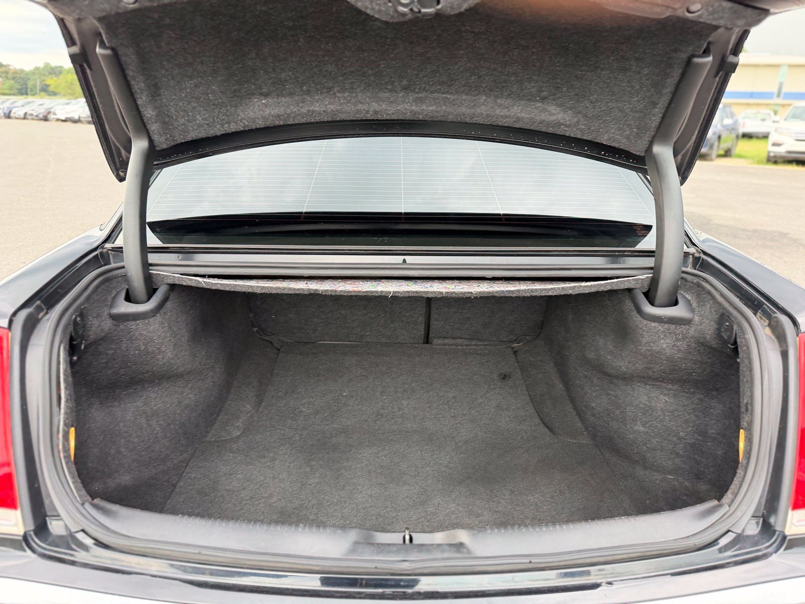 Used 2015 Chrysler 300 C Platinum w/ Harman/Kardon Audio Group RWD image 41