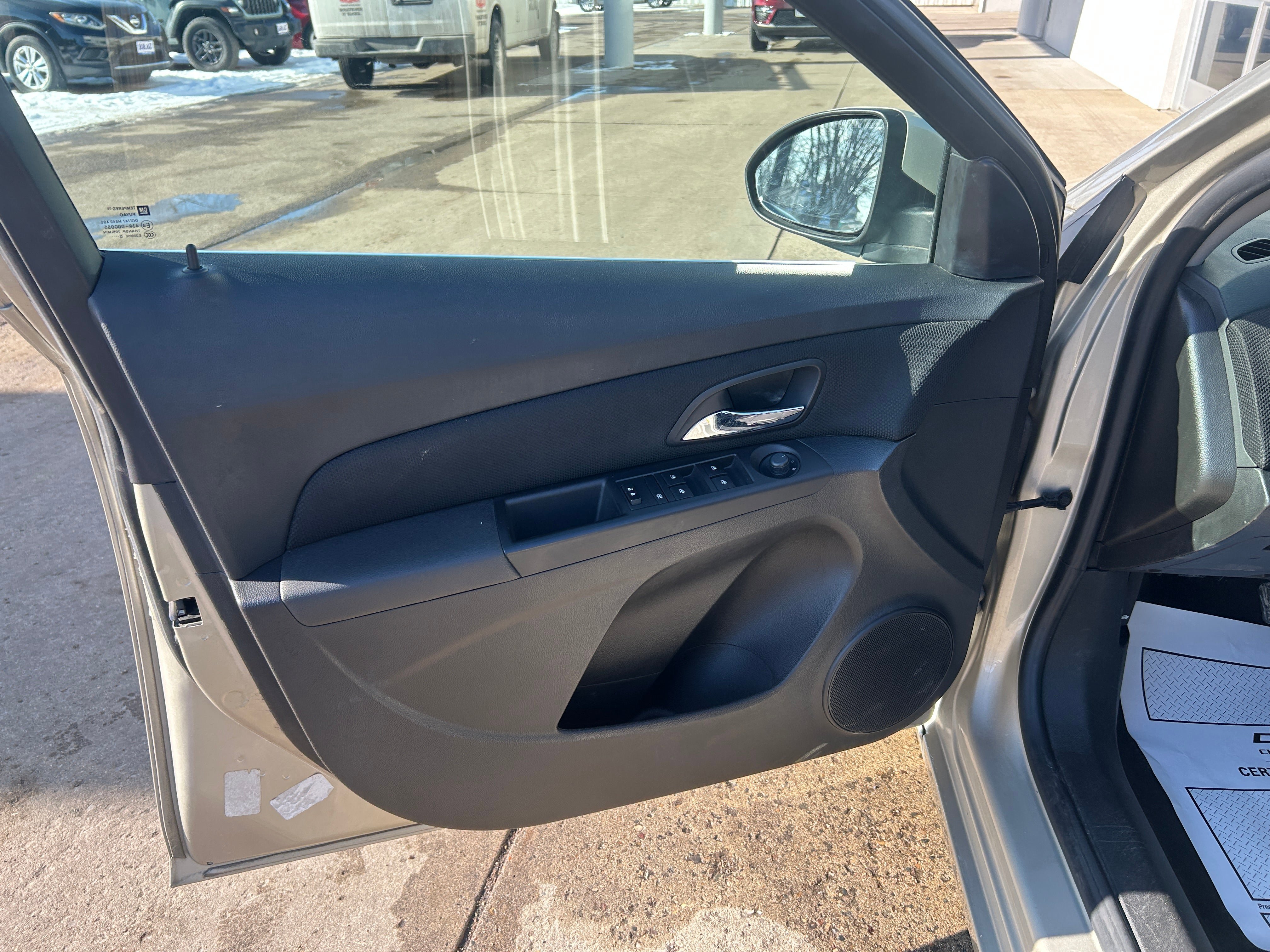 Used 2016 Chevrolet Cruze LT FWD image 13