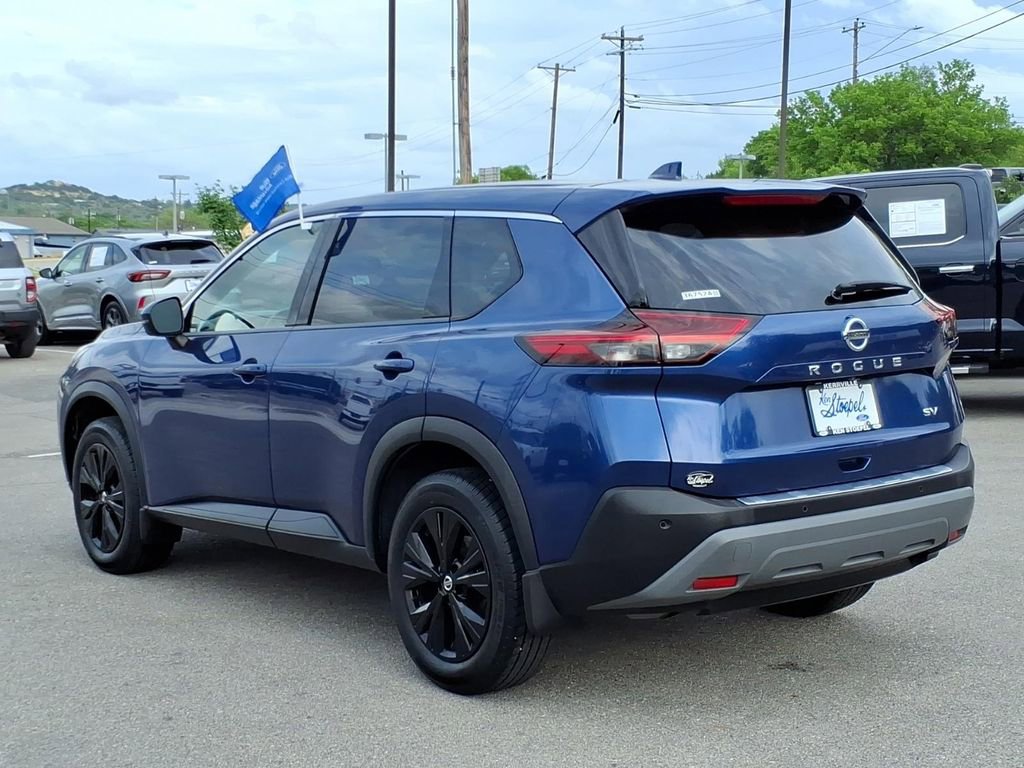 Used 2021 Nissan Rogue SV image 9