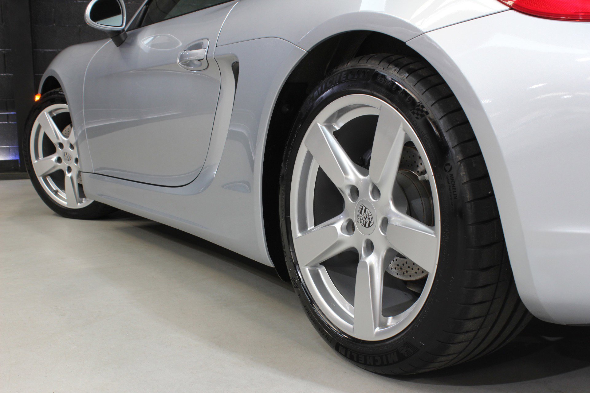 Used 2015 Porsche Cayman image 21