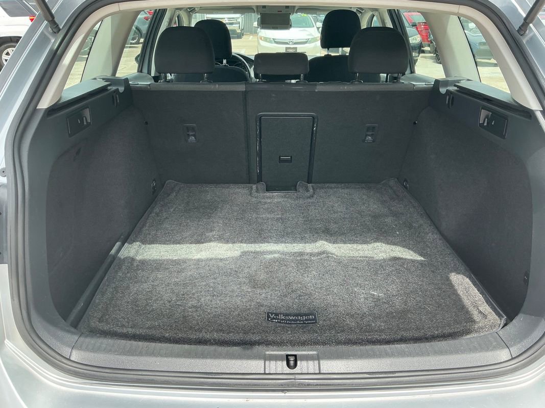 Used 2016 Volkswagen Golf S image 14