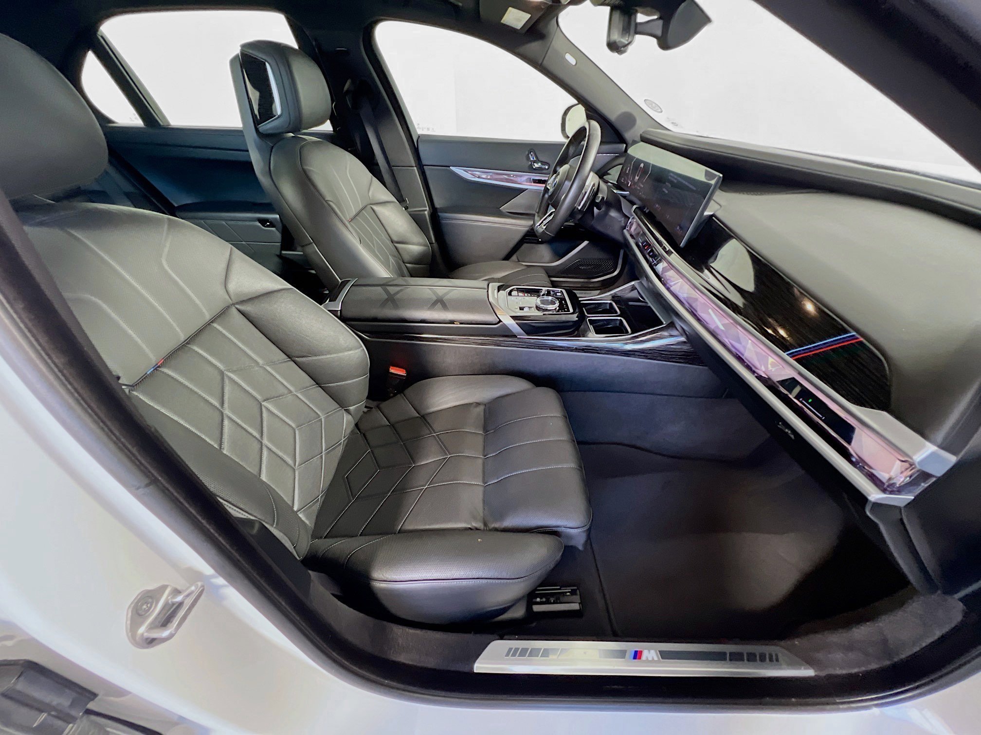 Used 2024 BMW 740i RWD image 30