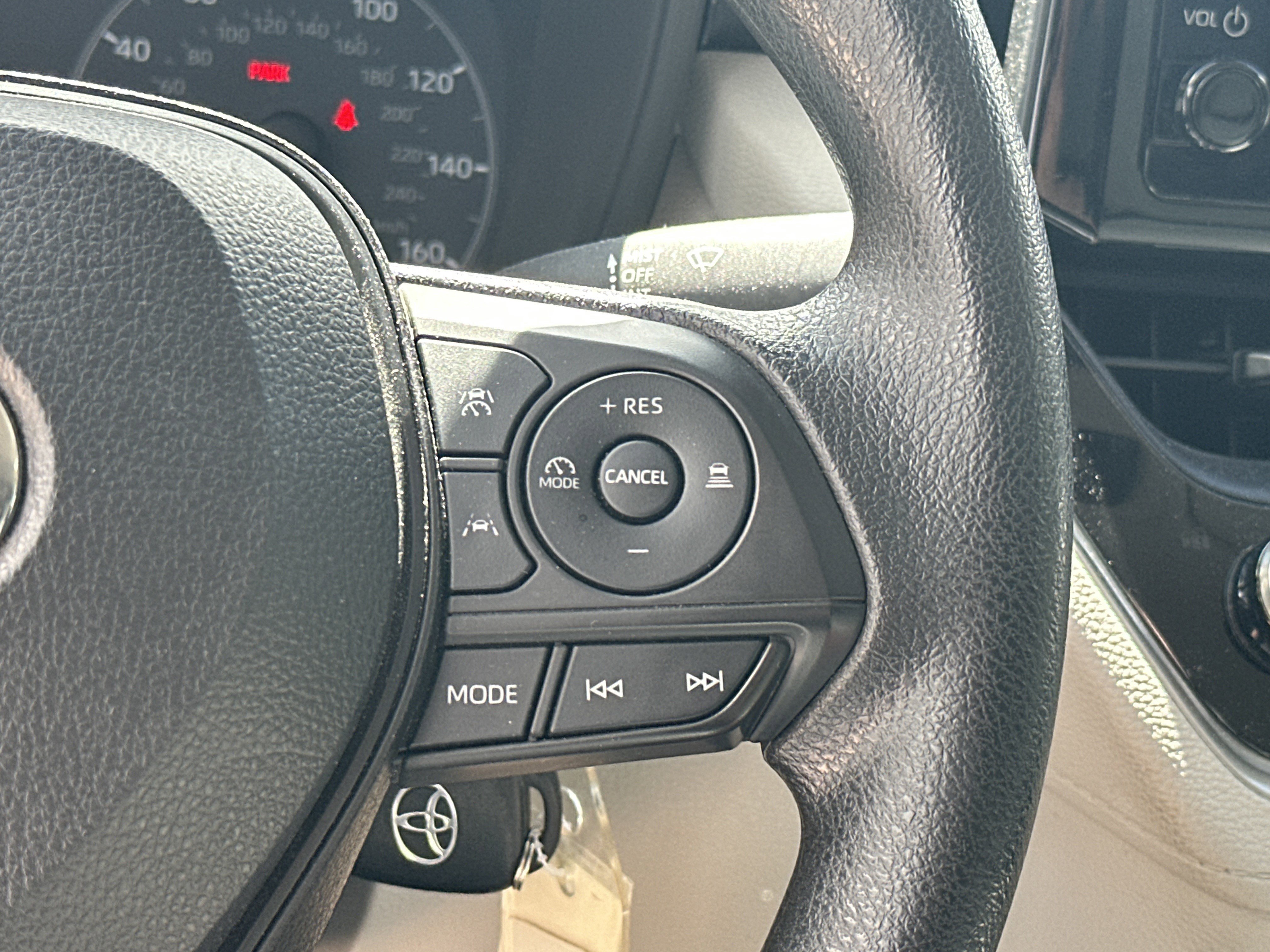 Used 2023 Toyota Corolla Cross L FWD image 19