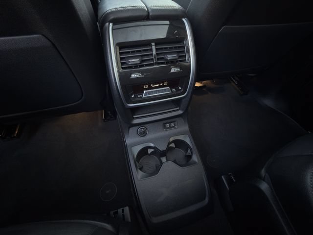 Used 2022 BMW X7 M50i AWD/4WD image 32