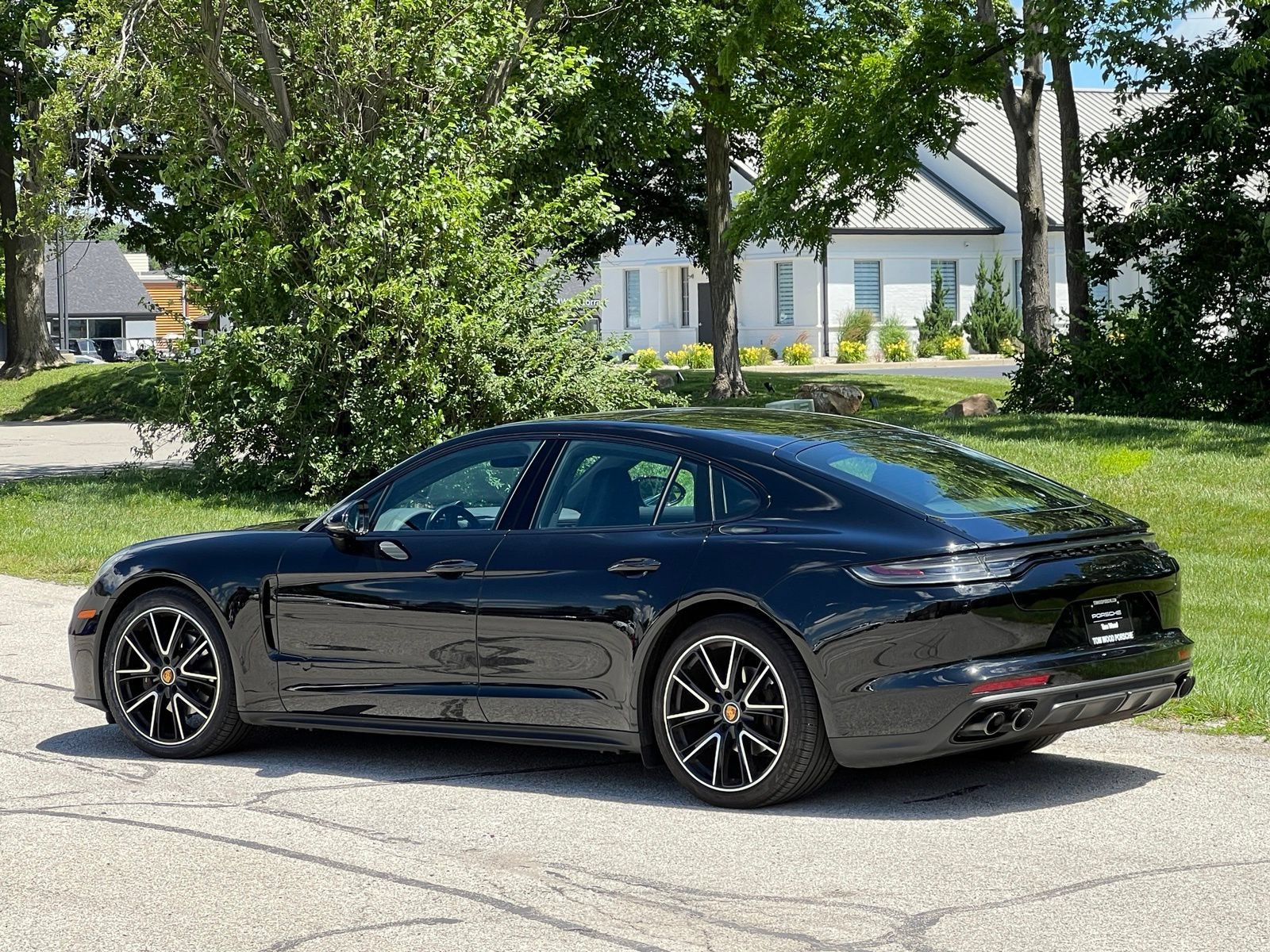 Certified 2023 Porsche Panamera 4 Platinum Edition AWD/4WD image 3
