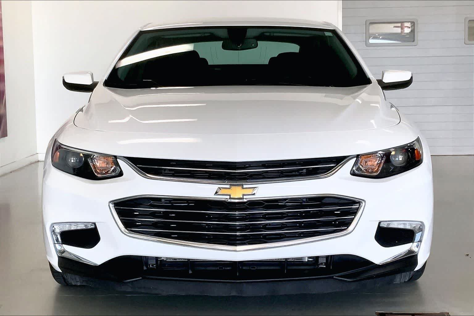 Used 2017 Chevrolet Malibu LT FWD image 6