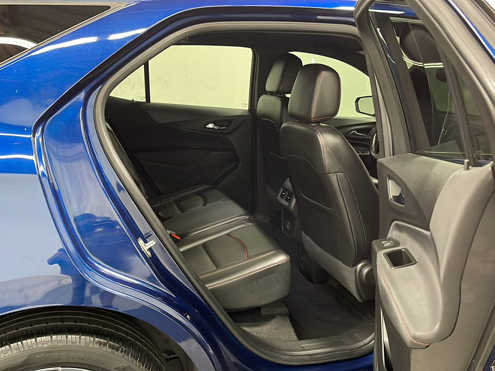 Used 2022 Chevrolet Equinox RS w/ RS Leather Package FWD image 19