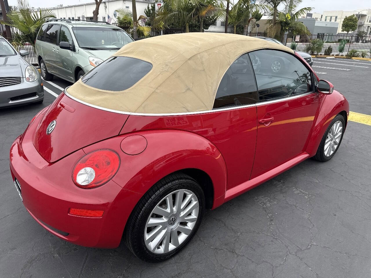 Used 2008 Volkswagen Beetle SE FWD image 18