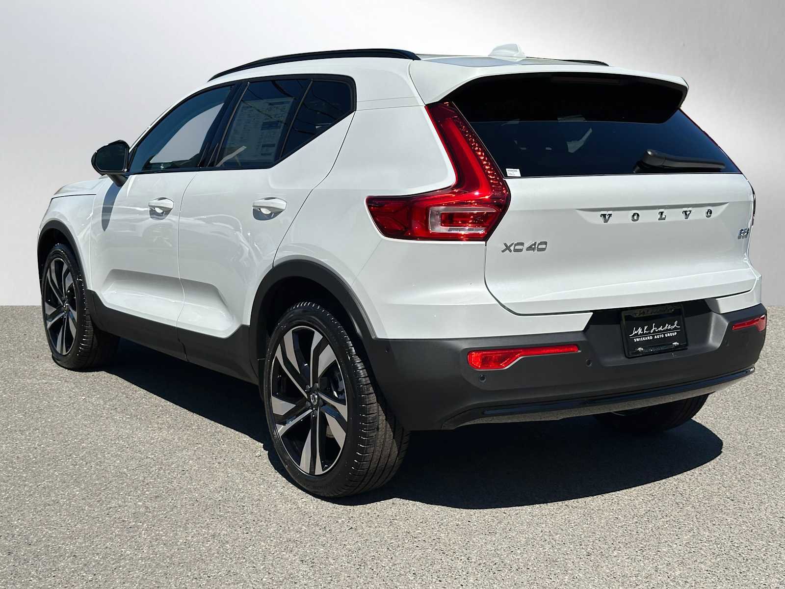 New 2025 Volvo XC40 B5 Plus w/ Protection Package Premier image 5
