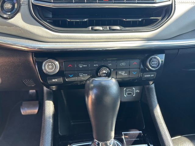 Used 2022 Jeep Compass Limited image 27