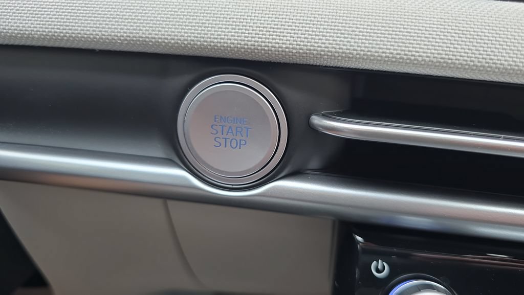 New 2026 Hyundai Tucson Limited FWD image 17