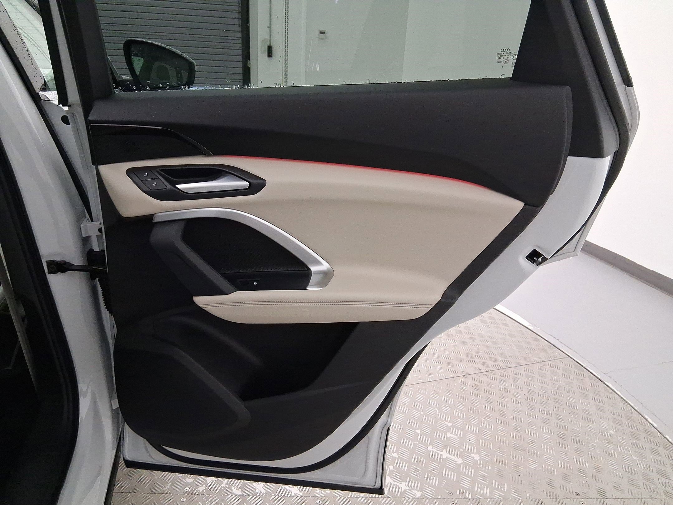 Certified 2025 Audi Q5 Premium w/ Convenience Package image 29