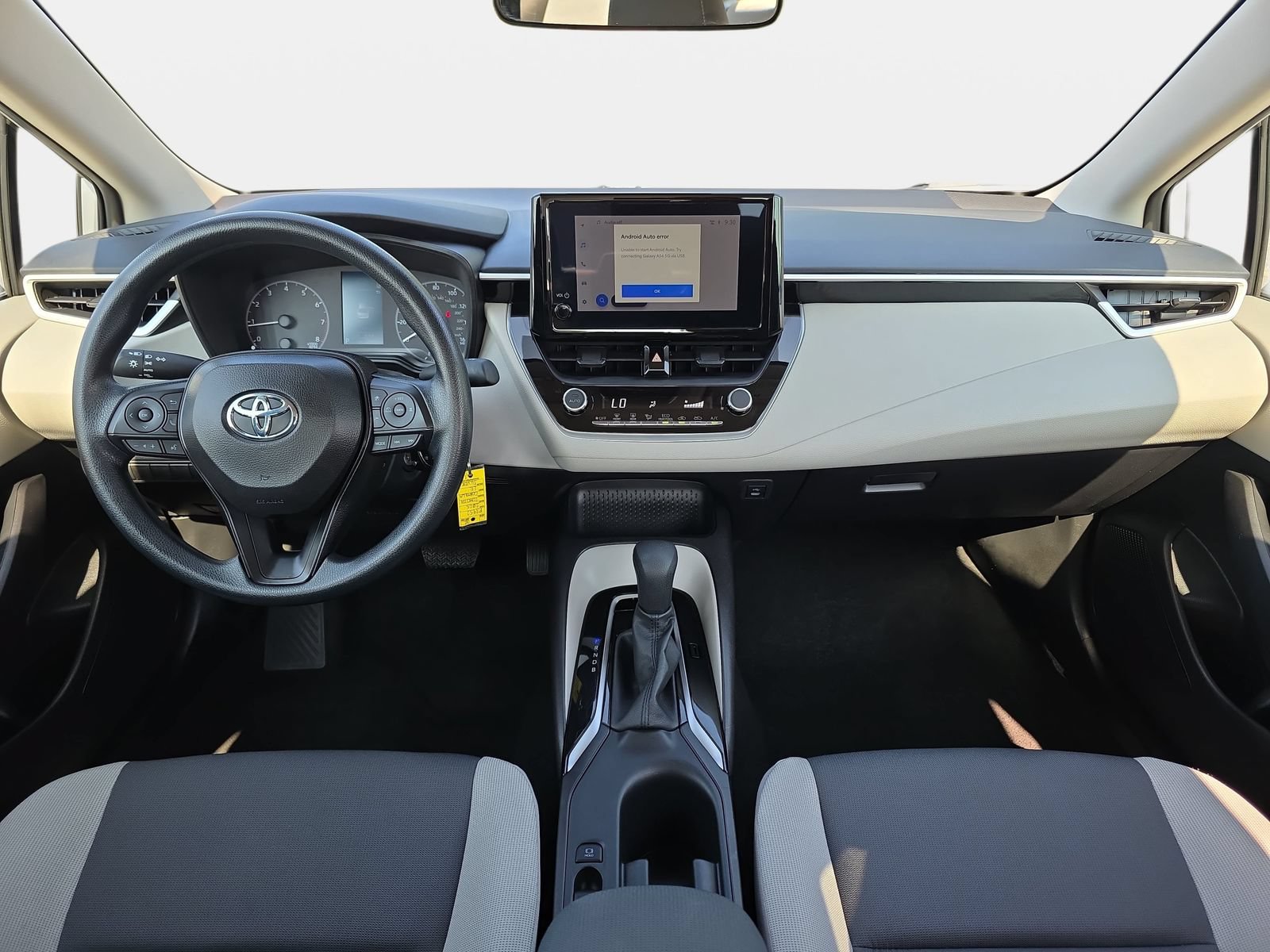 Used 2025 Toyota Corolla LE FWD image 9