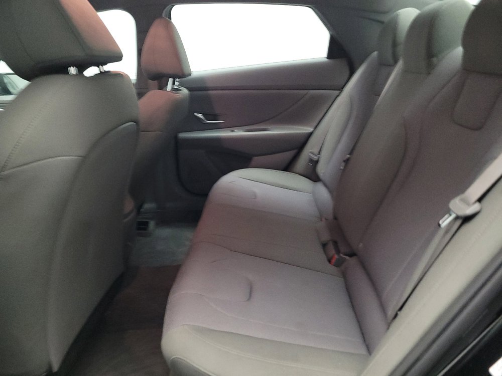 Used 2024 Hyundai Elantra SE FWD image 18