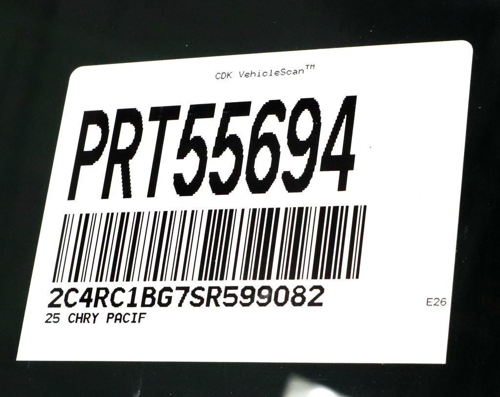 Used 2025 Chrysler Pacifica Select FWD image 32