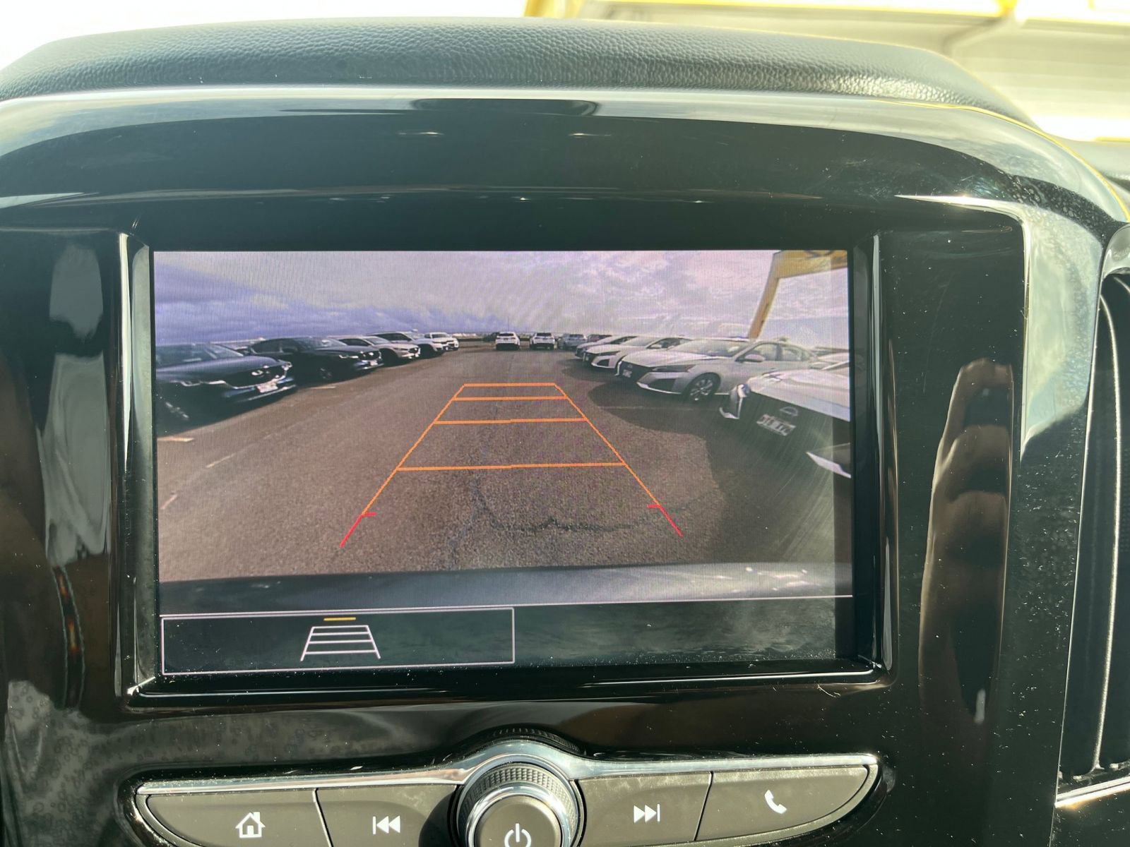 Used 2023 Chevrolet Traverse LT image 17