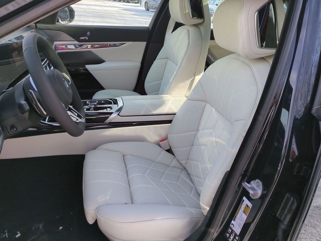 New 2026 BMW 740i xDrive w/ Executive Package image 11