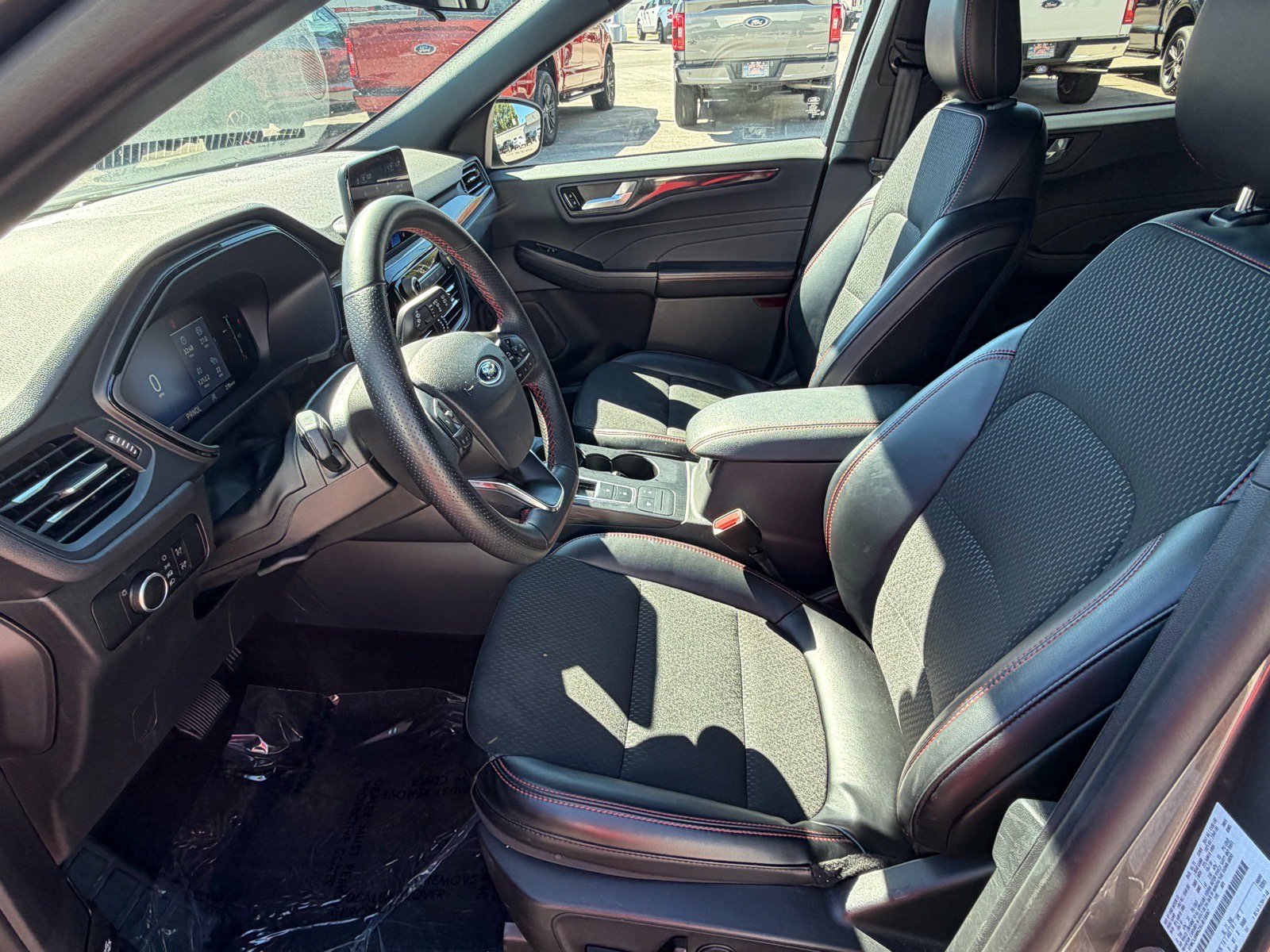 Used 2025 Ford Escape ST-Line AWD/4WD image 23