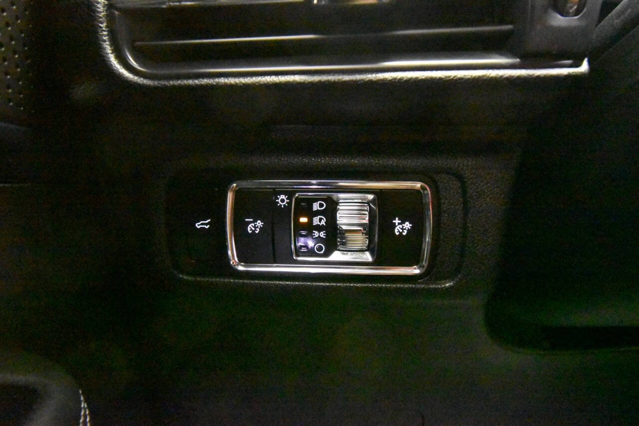 Used 2023 Lincoln Corsair AWD w/ Equipment Group 101A image 32