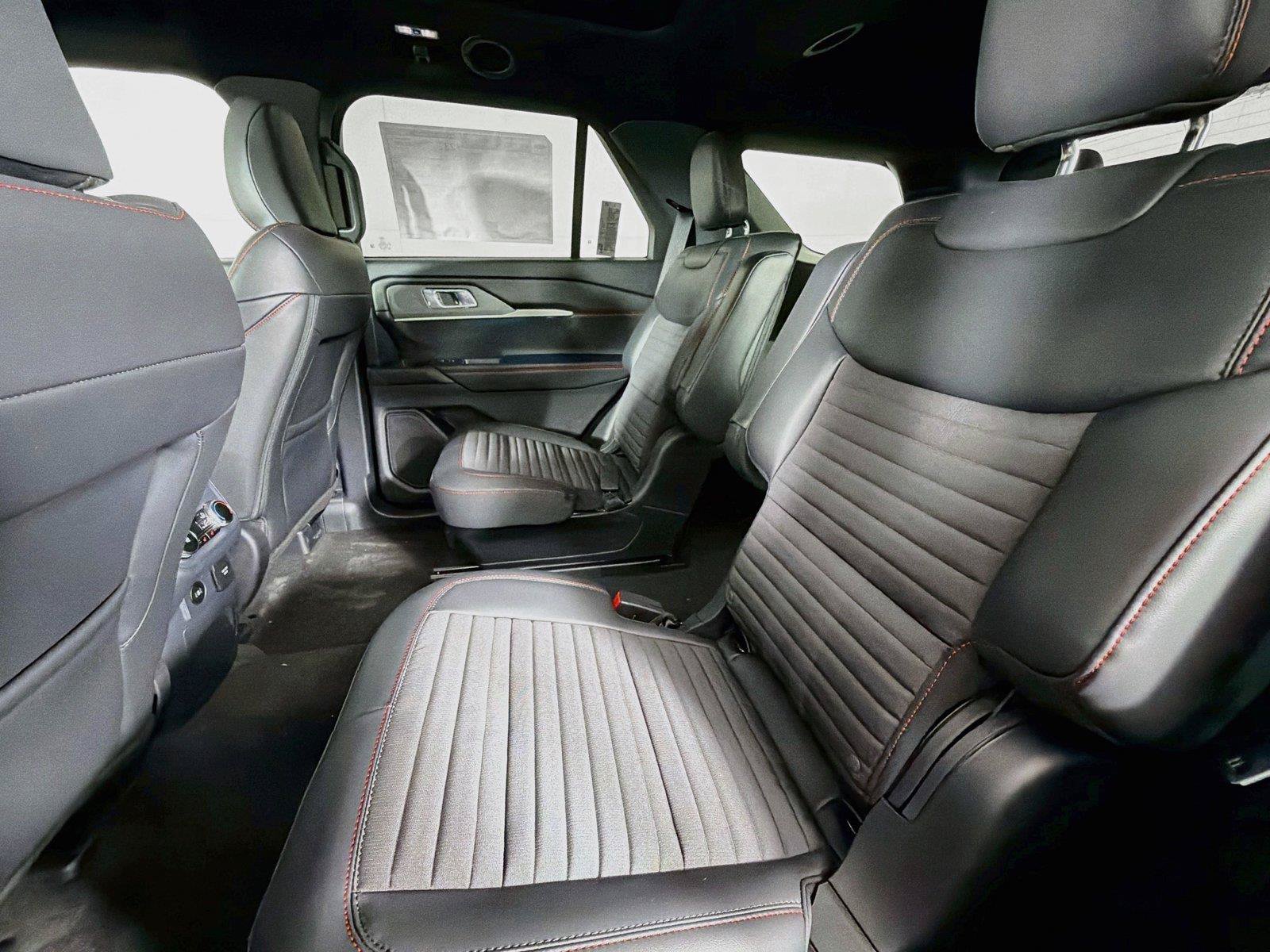 New 2026 Ford Explorer ST-Line w/ ST-Line Street Pack AWD/4WD image 26