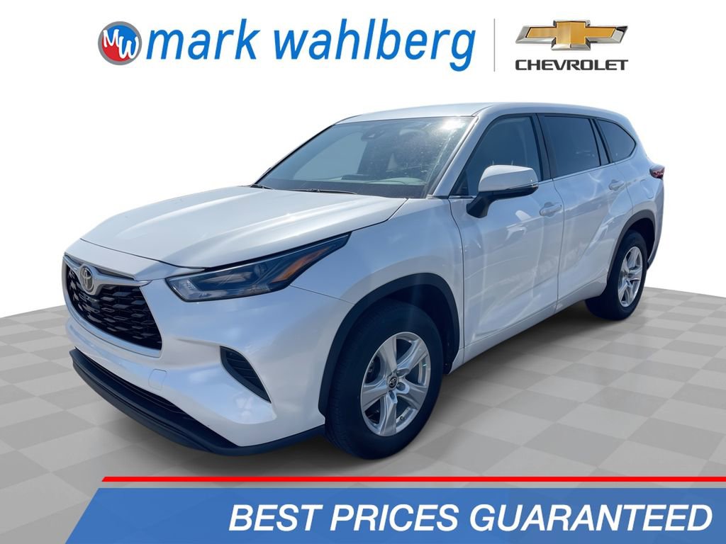 Used 2023 Toyota Highlander L image 1