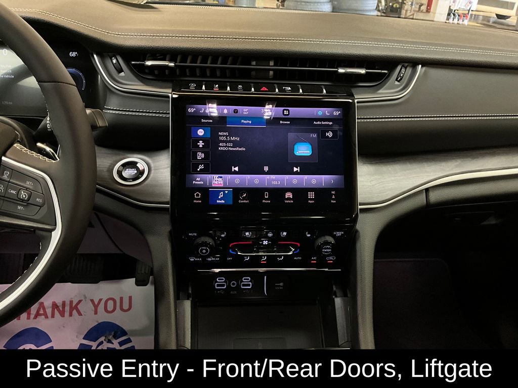 New 2025 Jeep Grand Cherokee L Limited w/ Luxury Tech Group II image 9
