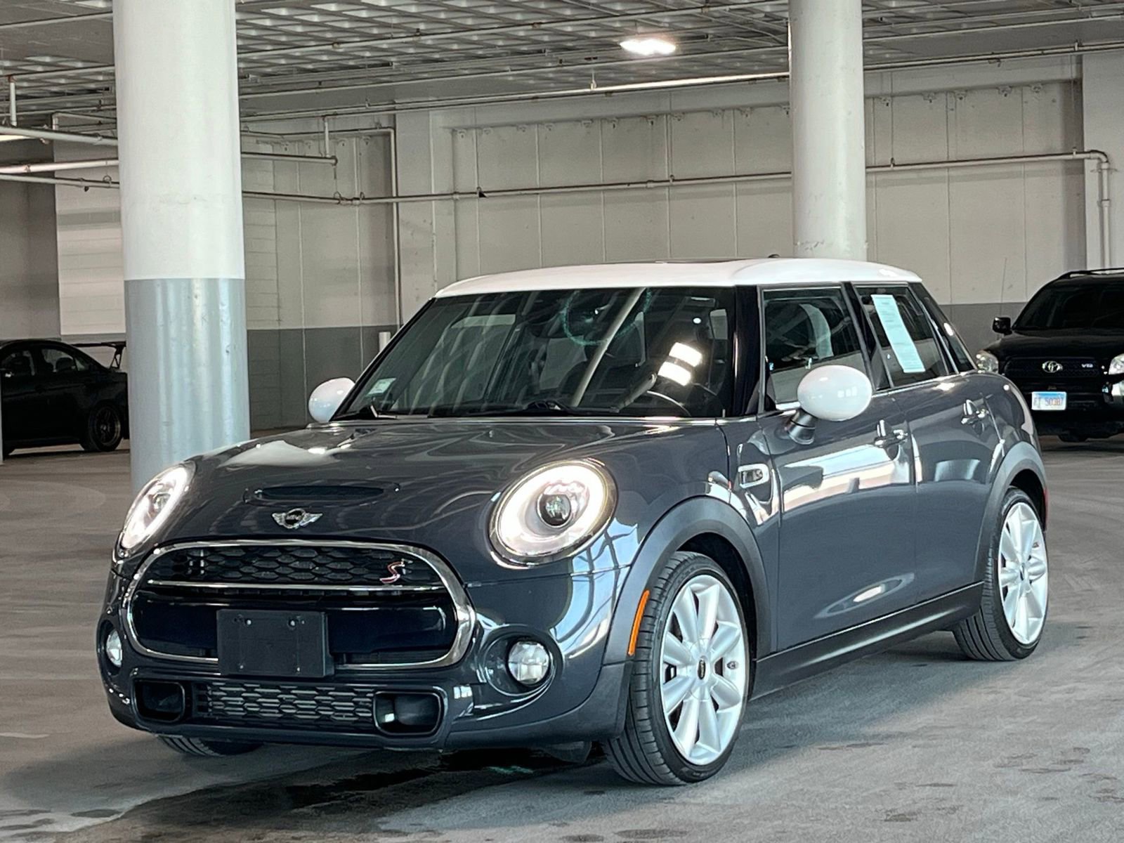 Used 2017 MINI Cooper S image 4