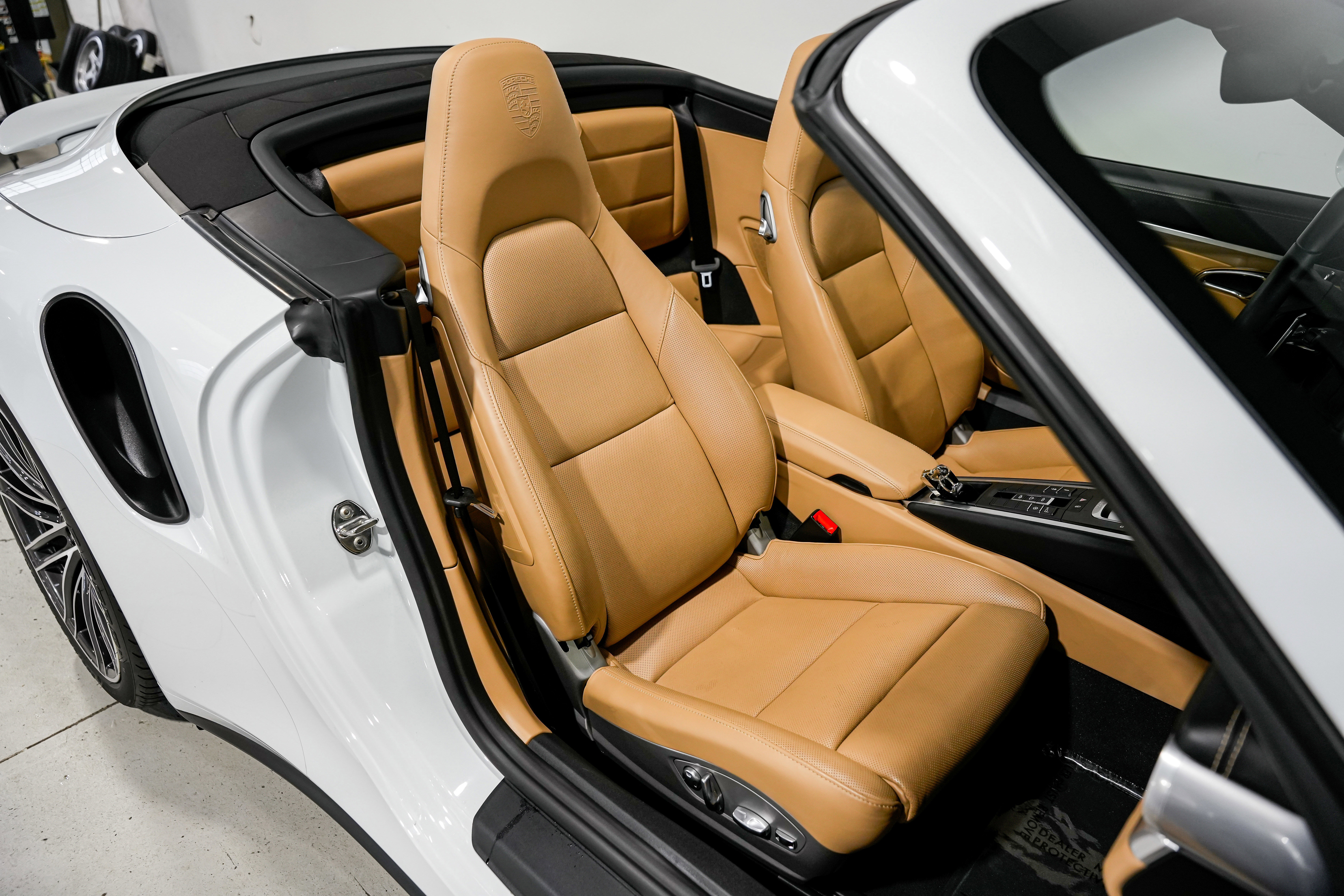 Used 2018 Porsche 911 Turbo image 29