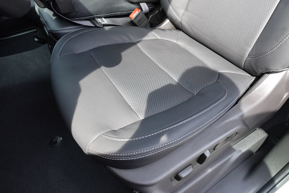 Used 2024 Chevrolet Silverado 1500 LT AWD/4WD image 19