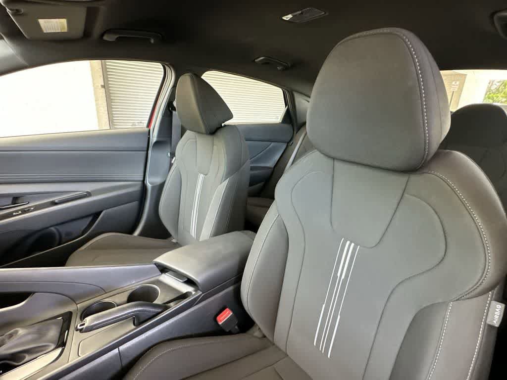 Used 2025 Hyundai Elantra Sport FWD image 14
