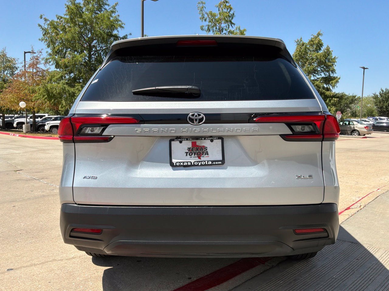 Used 2024 Toyota Grand Highlander AWD image 7