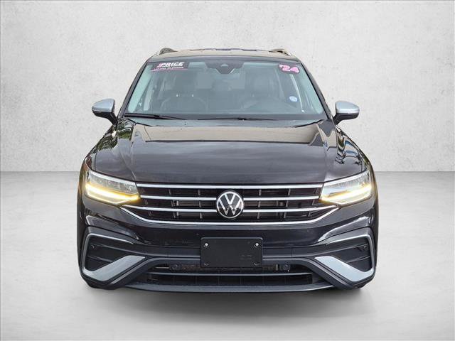 Used 2024 Volkswagen Tiguan Wolfsburg Edition AWD/4WD image 2