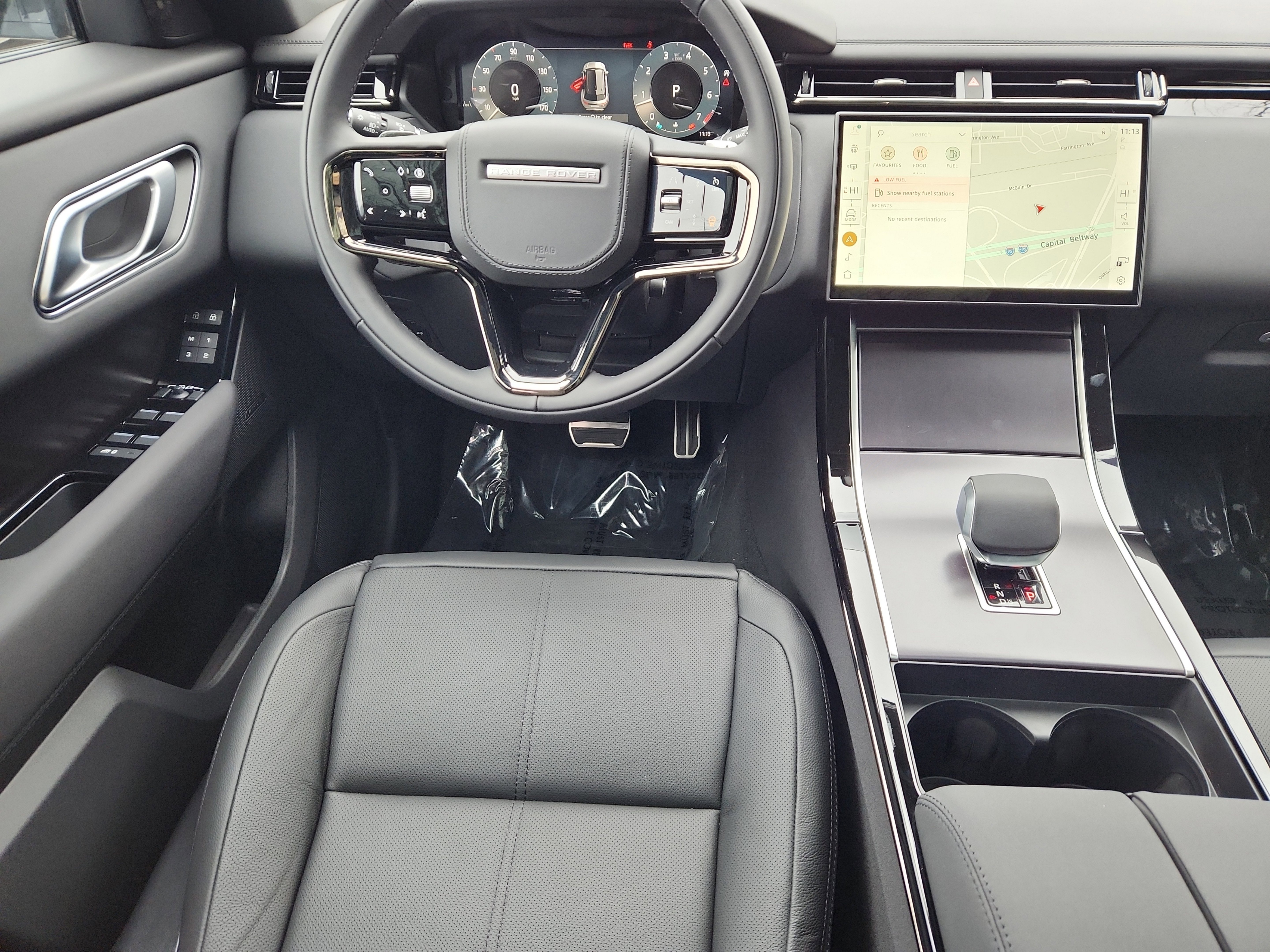 New 2026 Land Rover Range Rover Velar Dynamic SE image 4